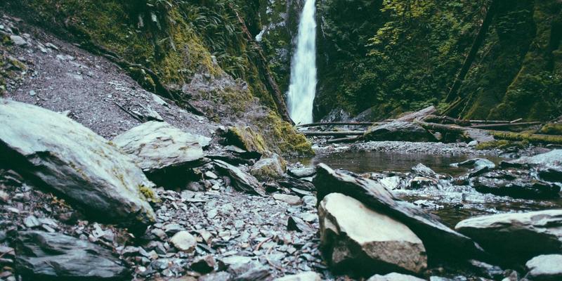 基坑工程监测如何预警风险？厦门金桥检测解析支护变形与建筑沉降控制