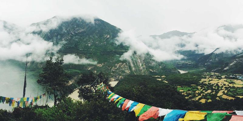 建筑玻璃安全性检测：厦门金桥检测深度解读抗风压、防冲击与自爆风险评估